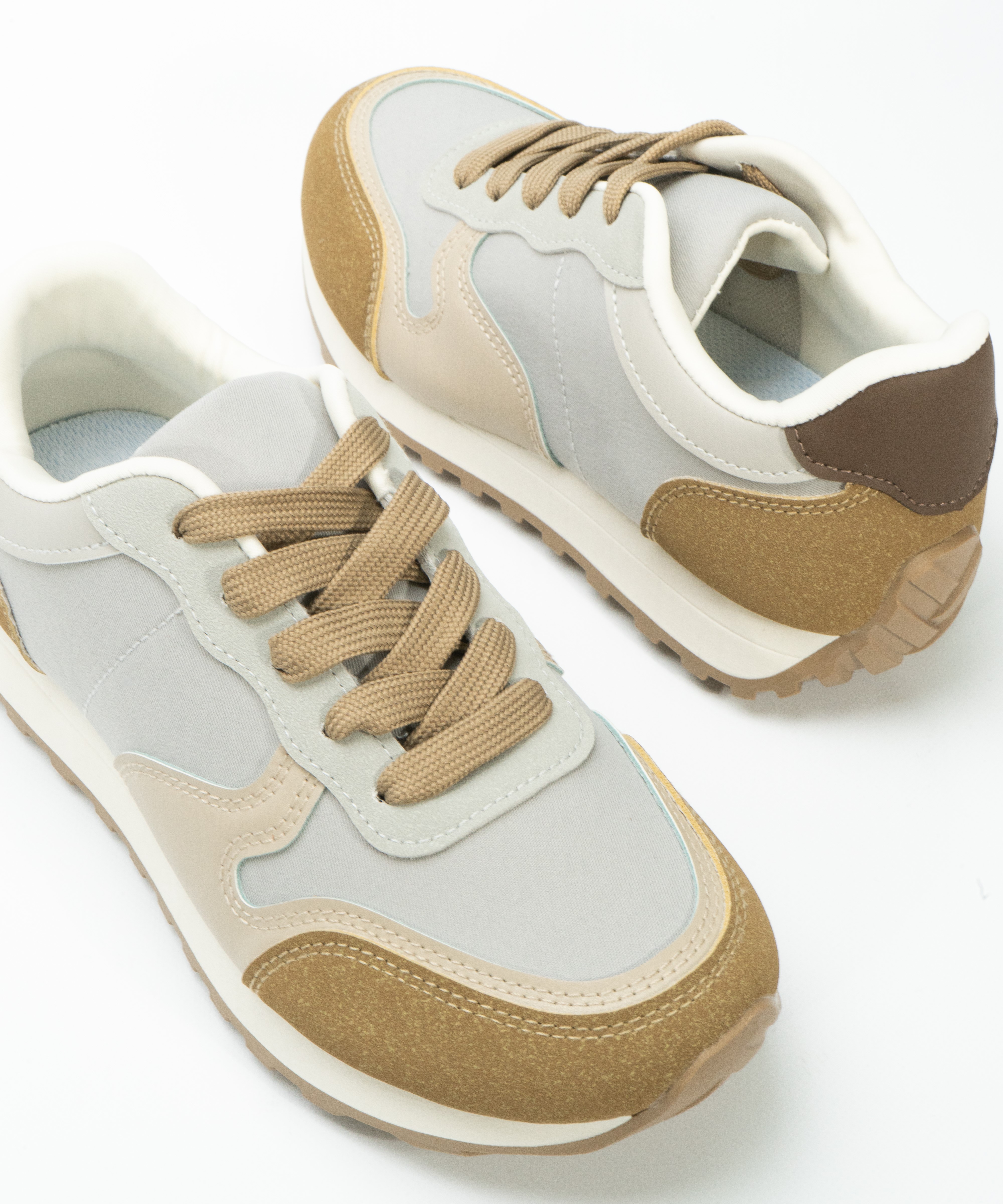 Zapatillas deportivas combinadas